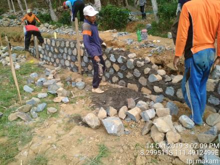 Kegiatan Pembangunan TPJ Jalan Makam Dusun Krajan